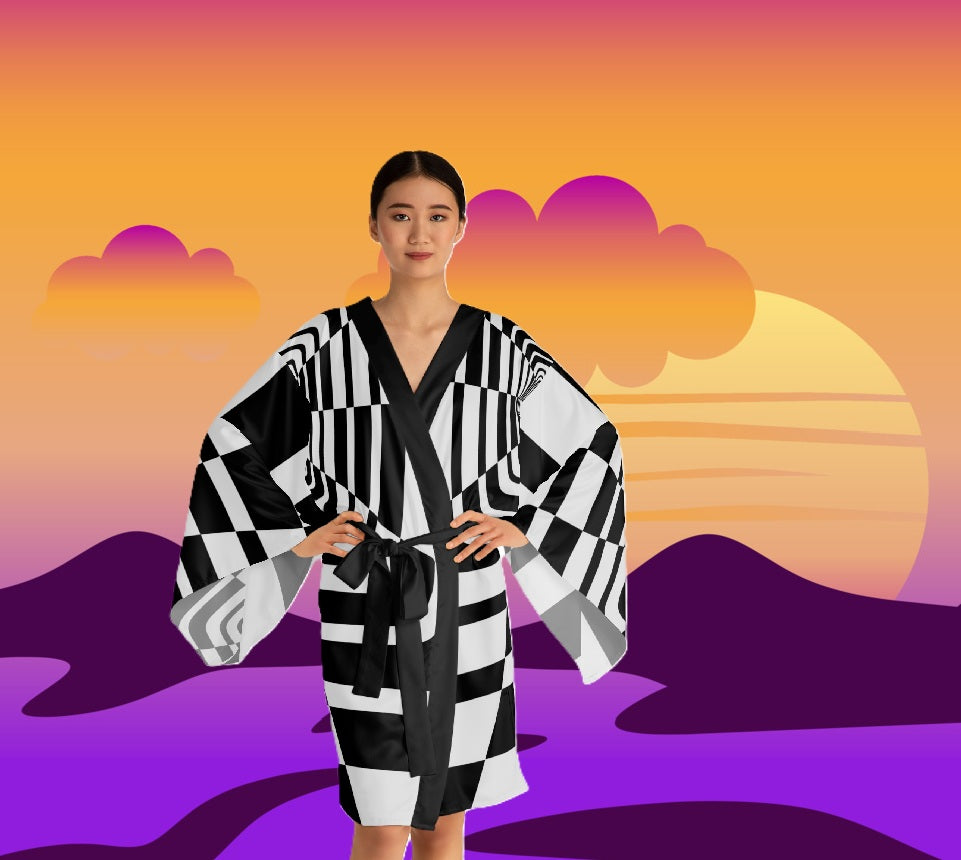 Black and White Long Sleeve Kimono Robe